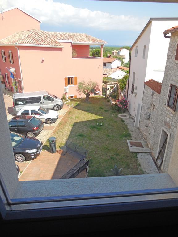 Stone House Apartments Brtonigla Esterno foto