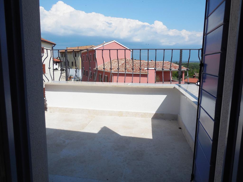 Stone House Apartments Brtonigla Esterno foto